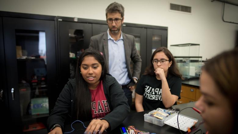 Grand Challenges Initiative students working on their project